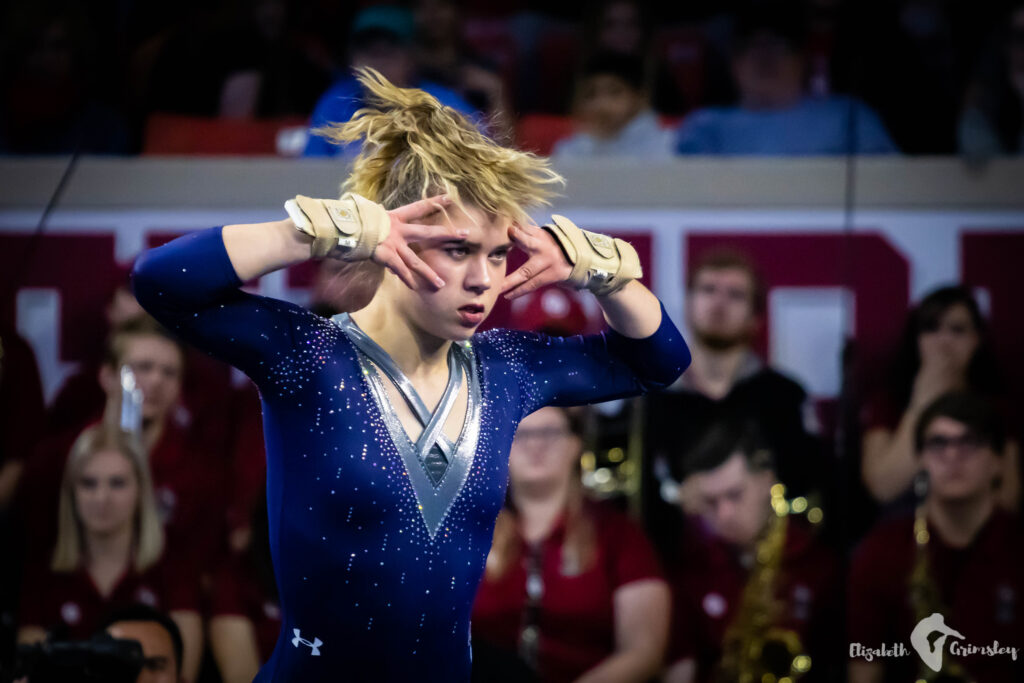 Pauline Tratz poses during her floor routine against Oklahoma in 2019