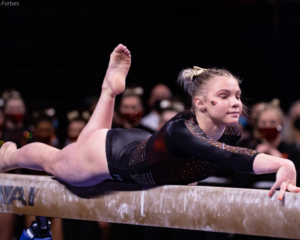 Jade Carey competes on beam at Oregon State's Gill Coliseum in 2022.