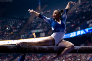 Sunisa Lee on balance beam