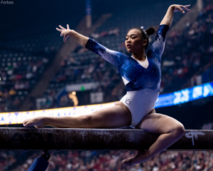 Sunisa Lee on balance beam