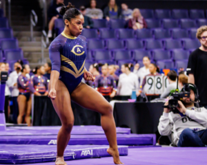 Keanna Abraham competes on floor.