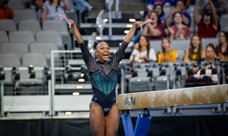 Nikki Smith beam salute